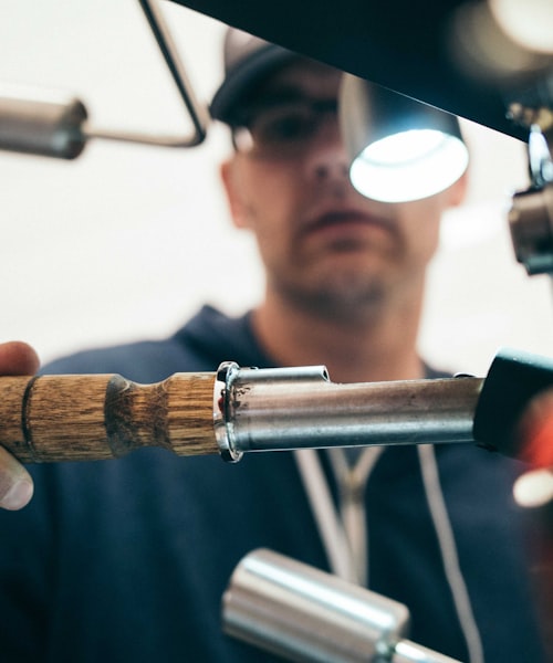 谈球吧手机APP界面展示 - 实时比分与赛事直播预览